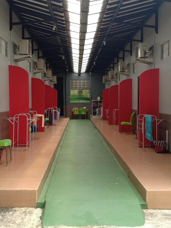 Homestay Dan Kost 78 Jepara Esterno foto